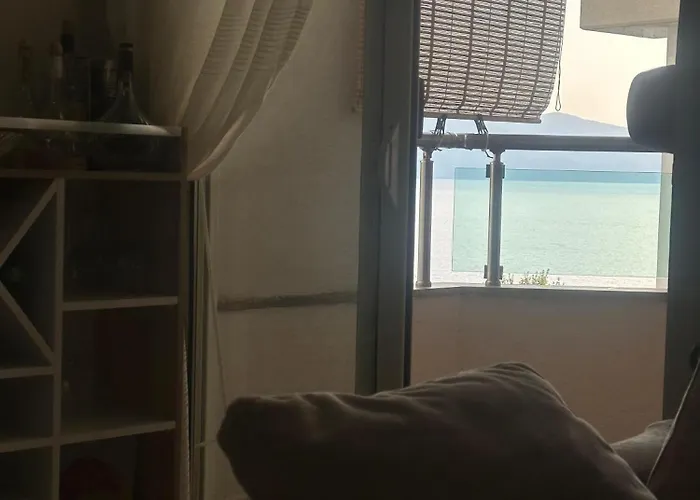 The Azure - Family Beachfront Vlorë