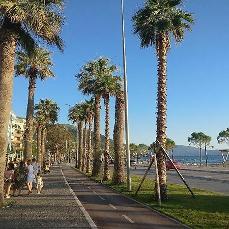 Apartmán The Azure - Family Beachfront Vlorë