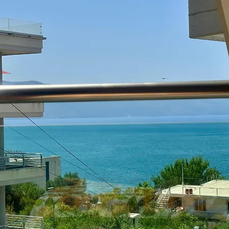 The Azure - Family Beachfront Apartmán *
