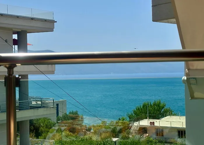 The Azure - Family Beachfront Apartament *